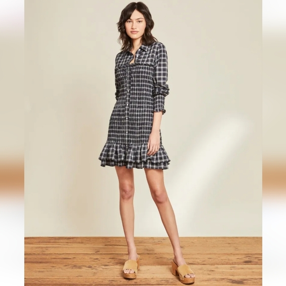 Veronica Beard Dresses & Skirts - Veronica Beard Kelsey Ruffled Smocked dress size 4 in EUC